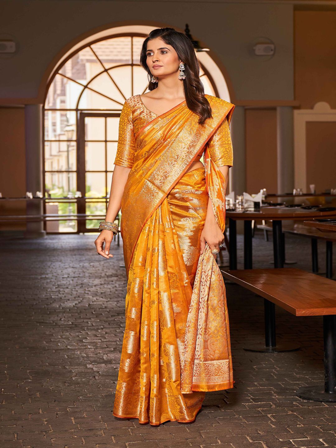 

Krimmple Woven Design Zari Organza Saree, Yellow