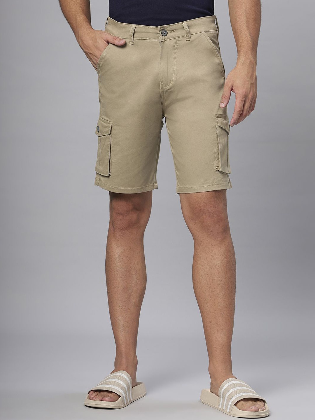 

Hence Men Slim Fit Low-Rise Cargo Shorts, Beige