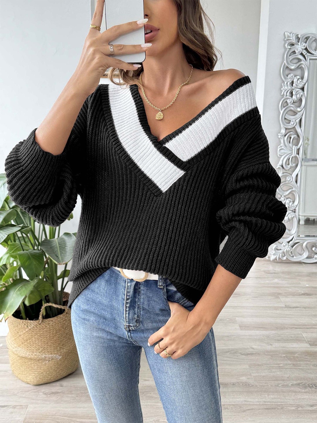 

StyleCast x Revolte Women Pullover Sweater, Black
