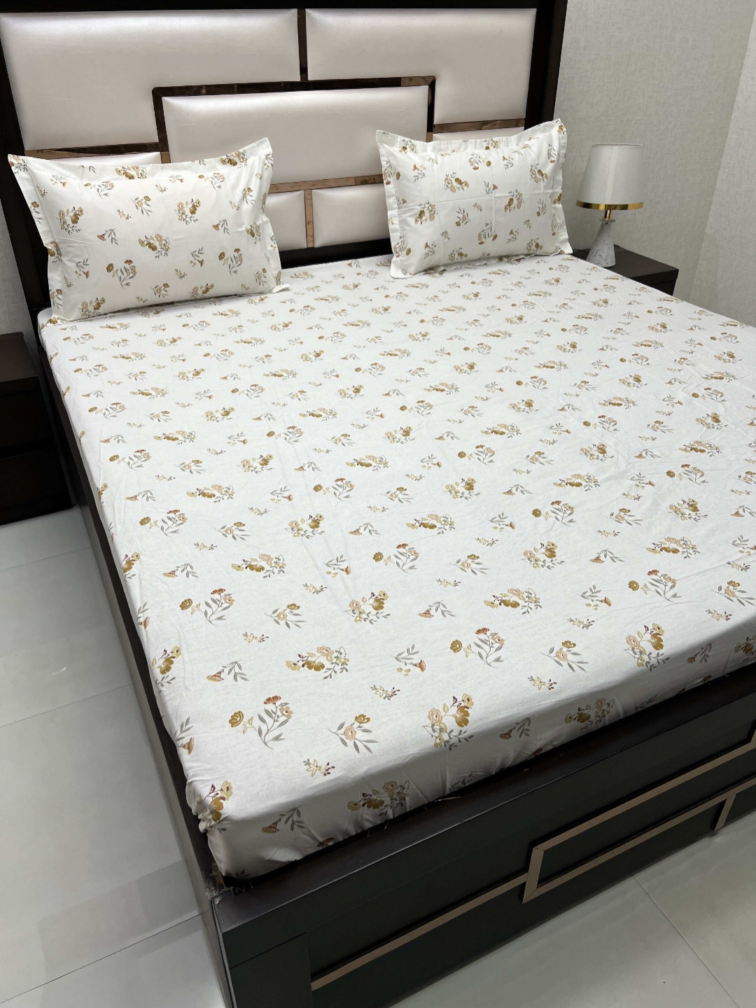 

Pure Decor Sapphire White Printed 350 TC Pure Cotton Fitted Super King Bedsheet Set