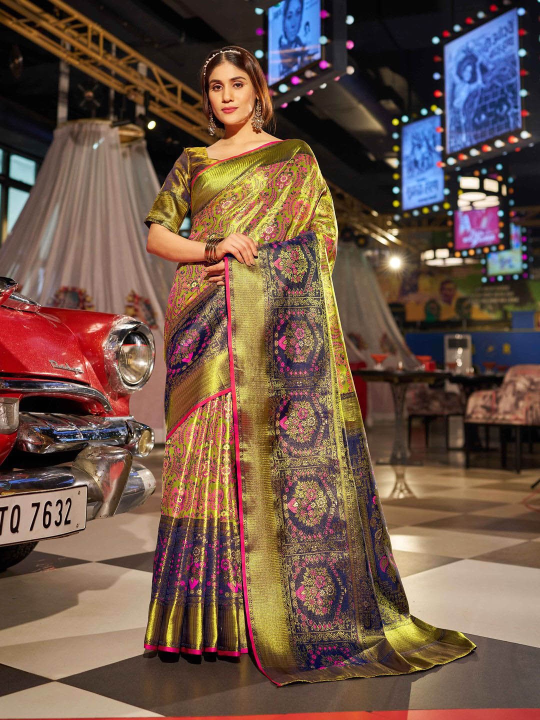 

Krimmple Woven Design Zari Saree, Green