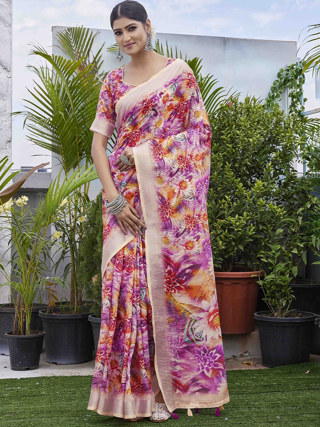 

Krimmple Floral Printed Woven Design Zari Saree, Pink