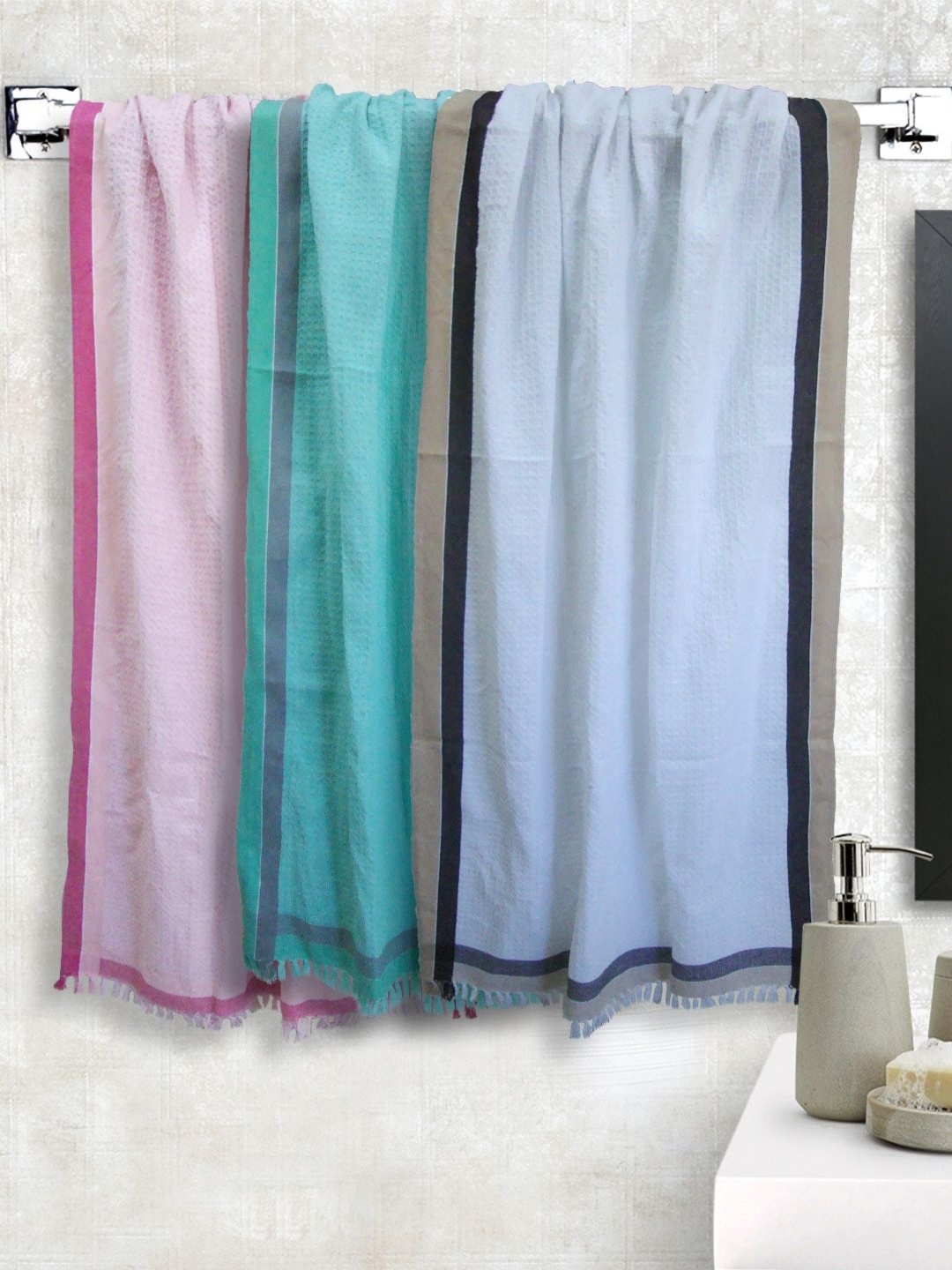 

Aura Pink & Sea Green 3 Pieces Cotton 210 GSM Bath Towels