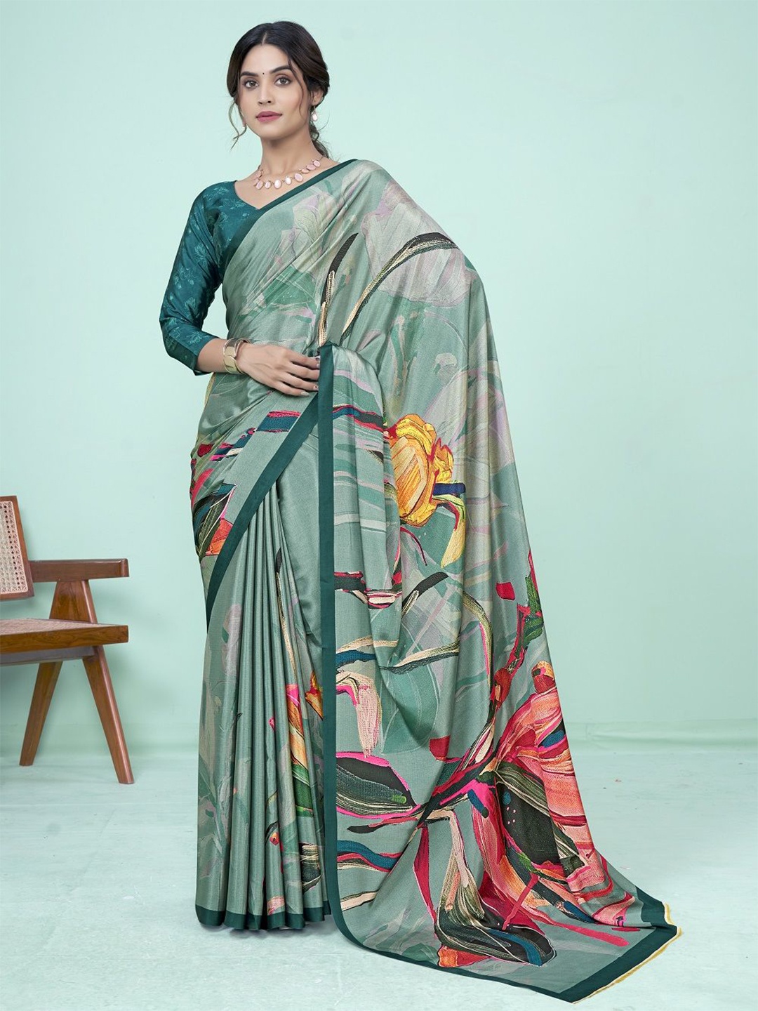 

JIVORA Floral Poly Crepe Saree, Green