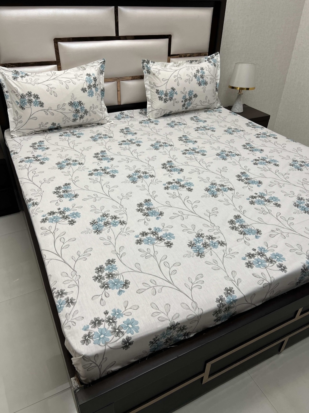 

Pure Decor Villa White & Blue Printed 300 TC Cotton King Bedsheet with 2 Pillow Covers