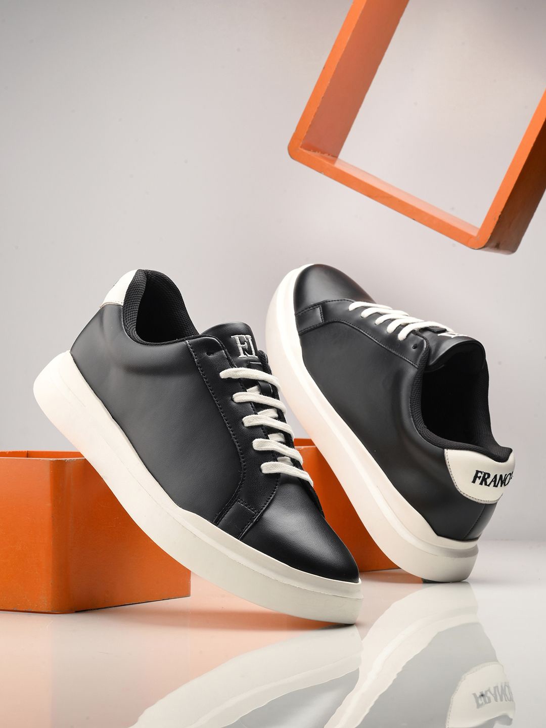 

Franco Leone Men Solid Round Toe Lightweight Sneakers, Black