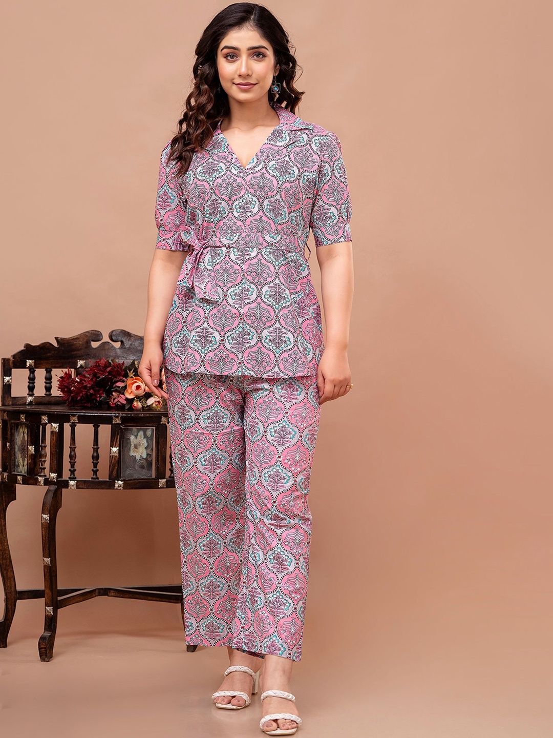 

MURLI KURTI Printed Pure Cotton Shirt With Trouser, Pink