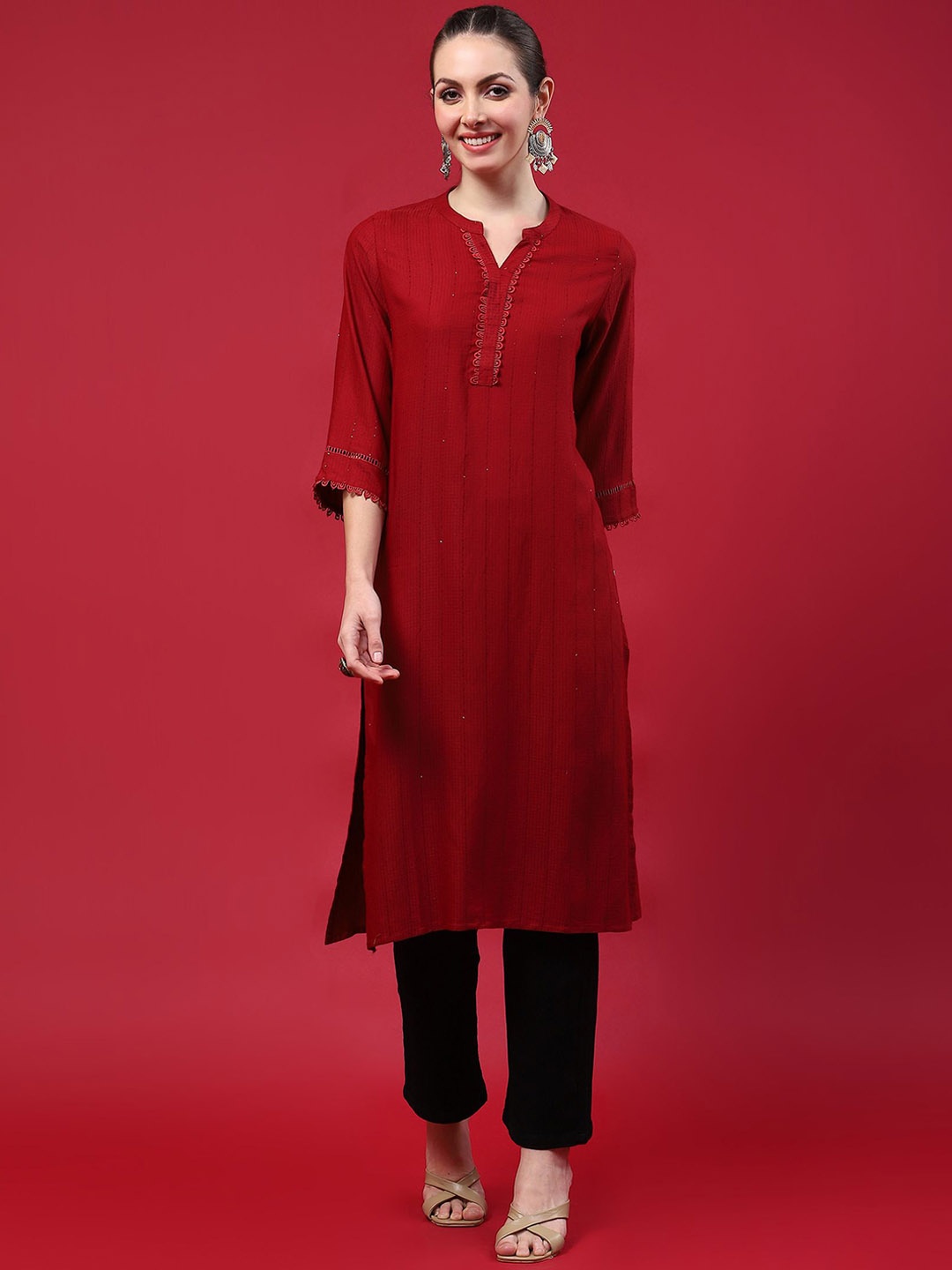 

Shree Mandarin Collar Sequinned Straight Kurta, Maroon