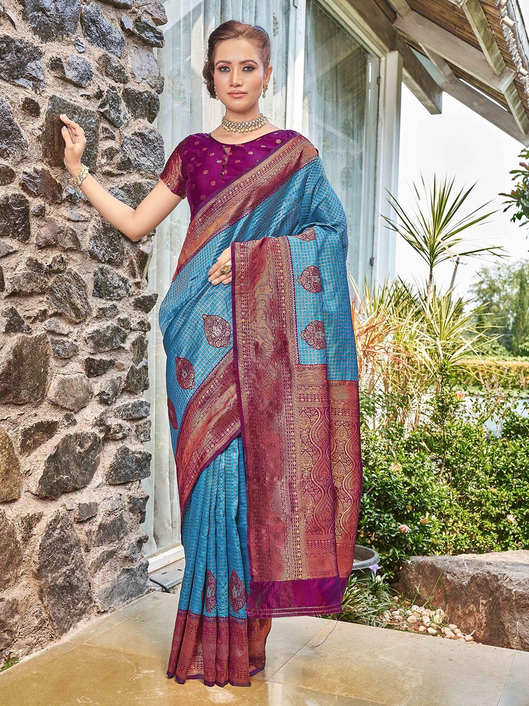 

Krimmple Woven Design Zari Silk Blend Kanjeevaram Saree, Sea green