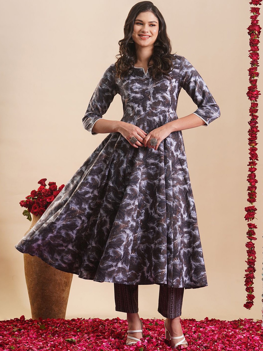 

GoSriKi Abstract Printed V-Neck Anarkali Kurta with Trousers, Grey