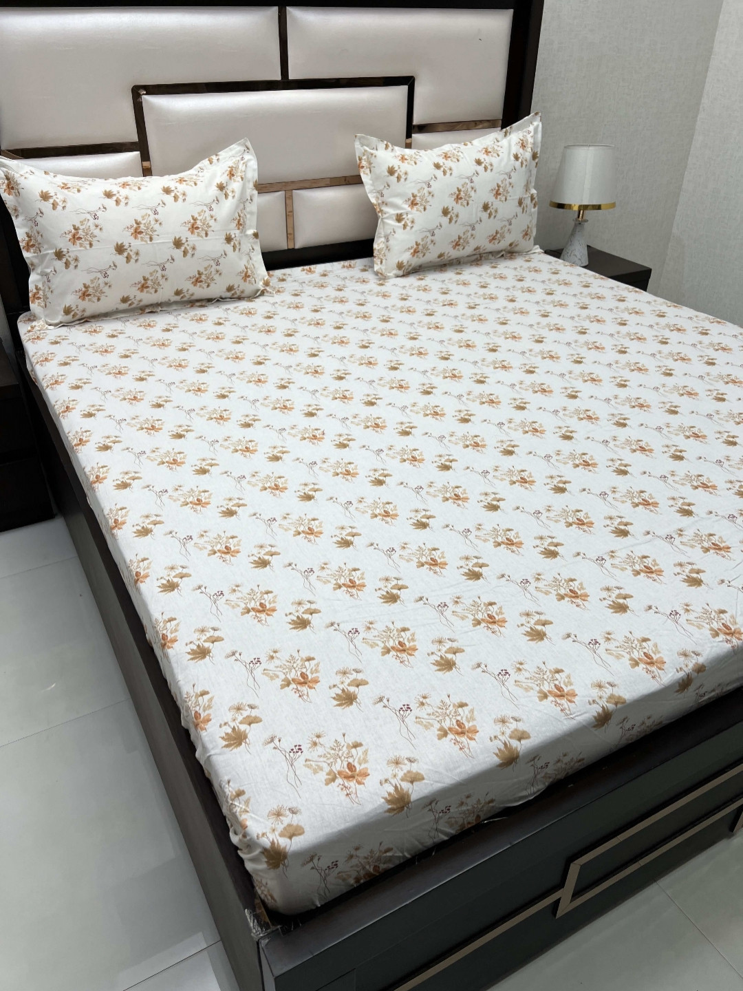 

Pure Decor Orange & White Floral King Bedsheet with 2 Pillow Covers
