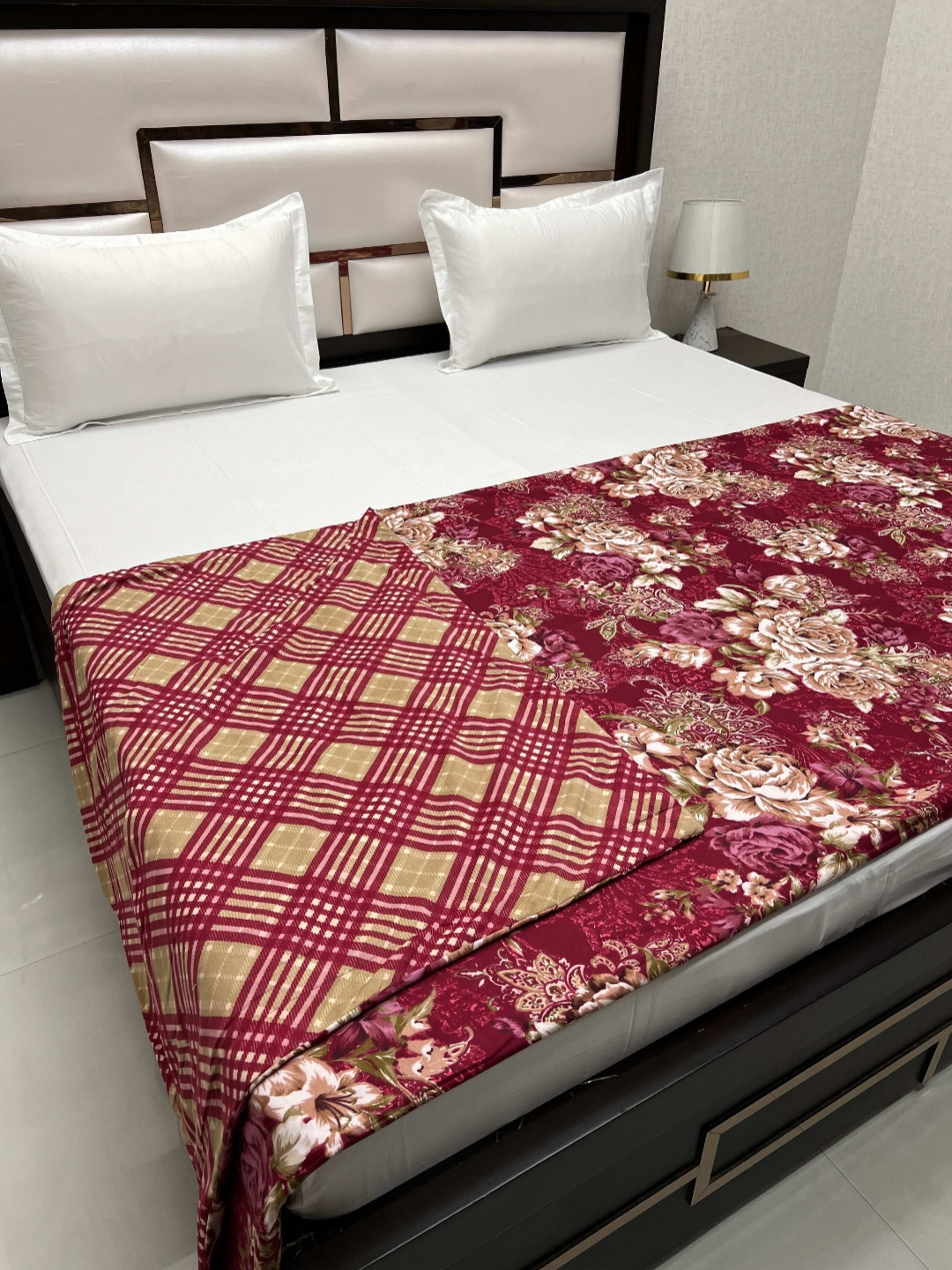 

Pure Decor Red Floral Printed AC Room 350 GSM Reversible Double King Size comforter