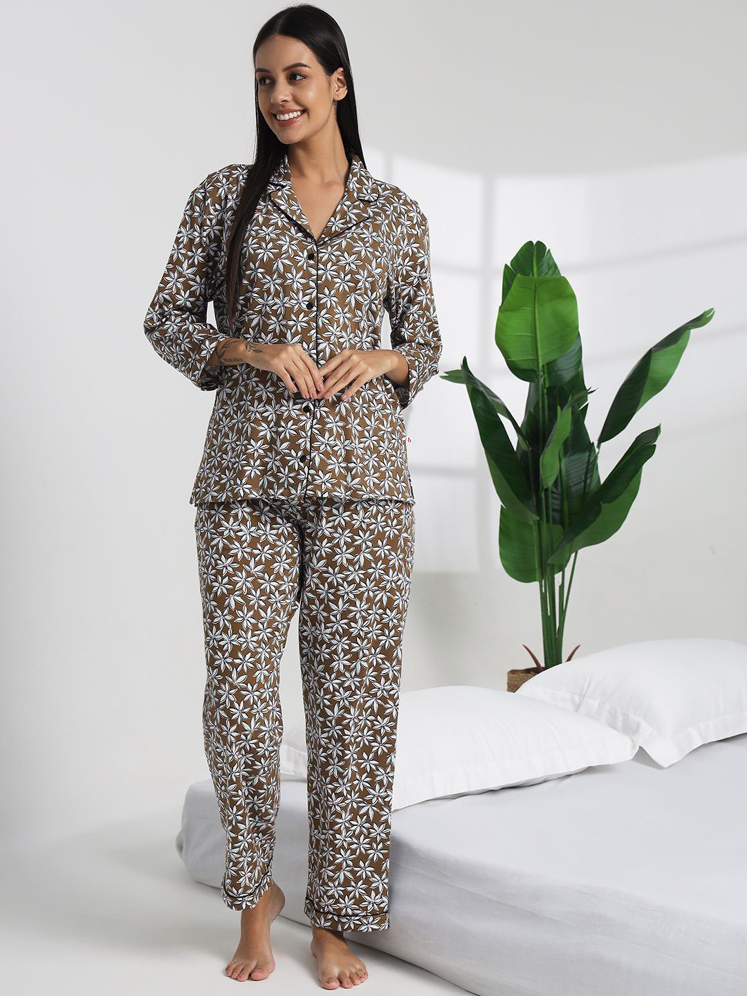 

Bannos Swagger Women Printed Night suit, Brown