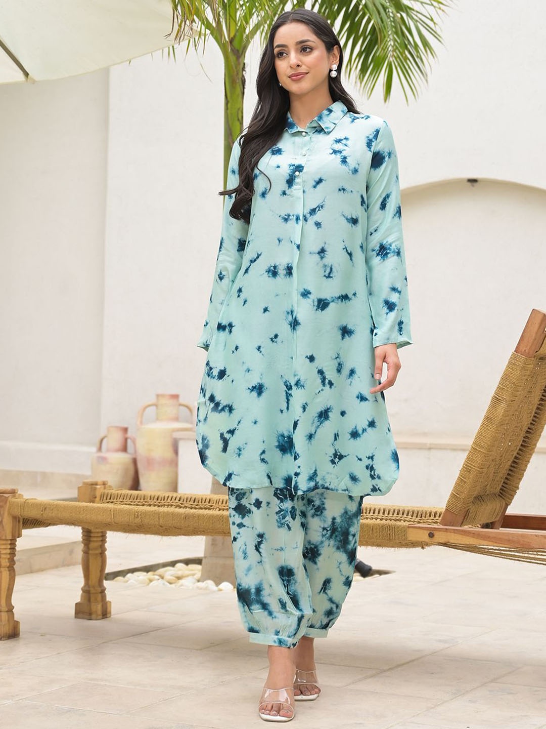 

Chandbaali Printed Shirt Collar Tunic With Trouser, Blue