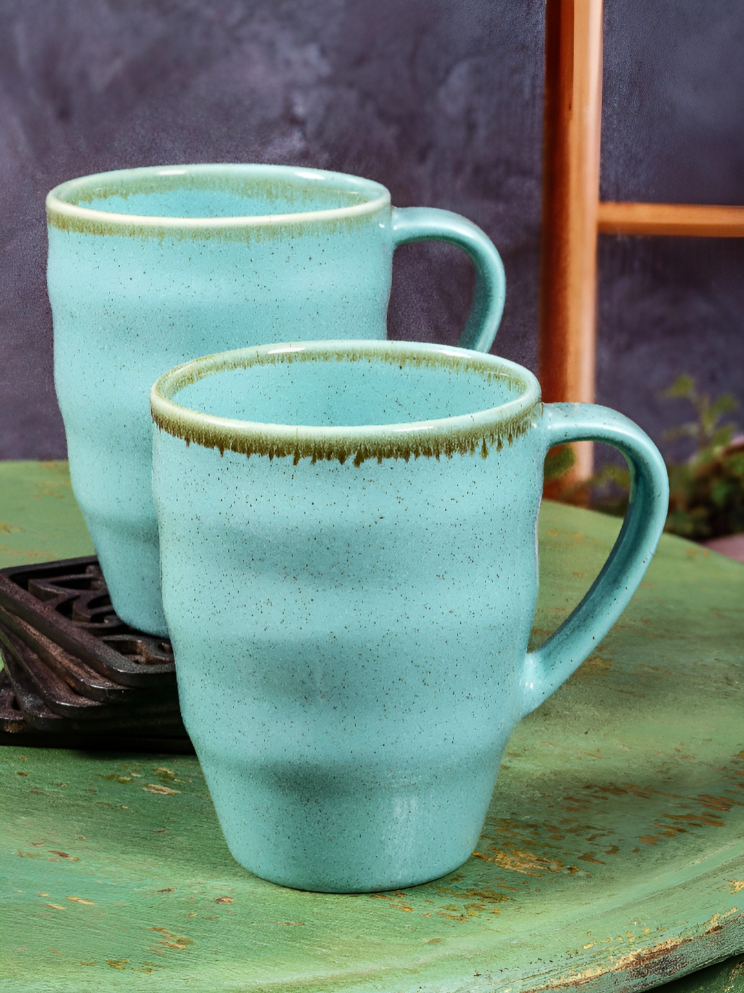 

White Gold Blue 2 Pieces Textured Porcelain Glossy Coffee Mugs