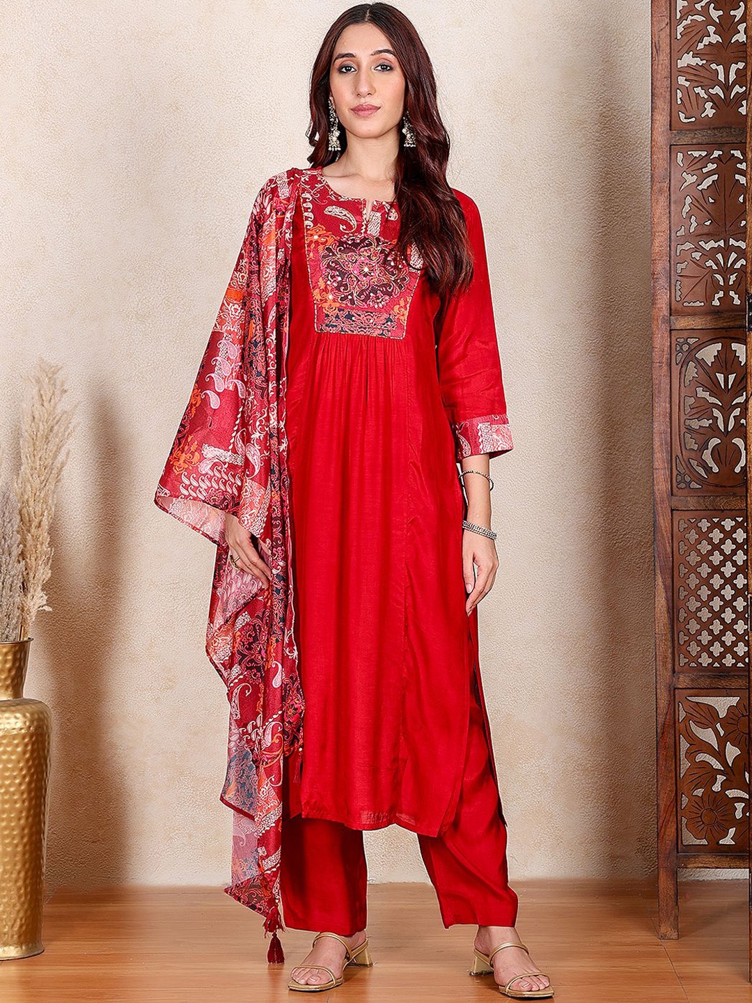 

Chowkhat Women Floral Yoke Design Regular Pure Cotton Kurta with Trousers & With Dupatta, Red