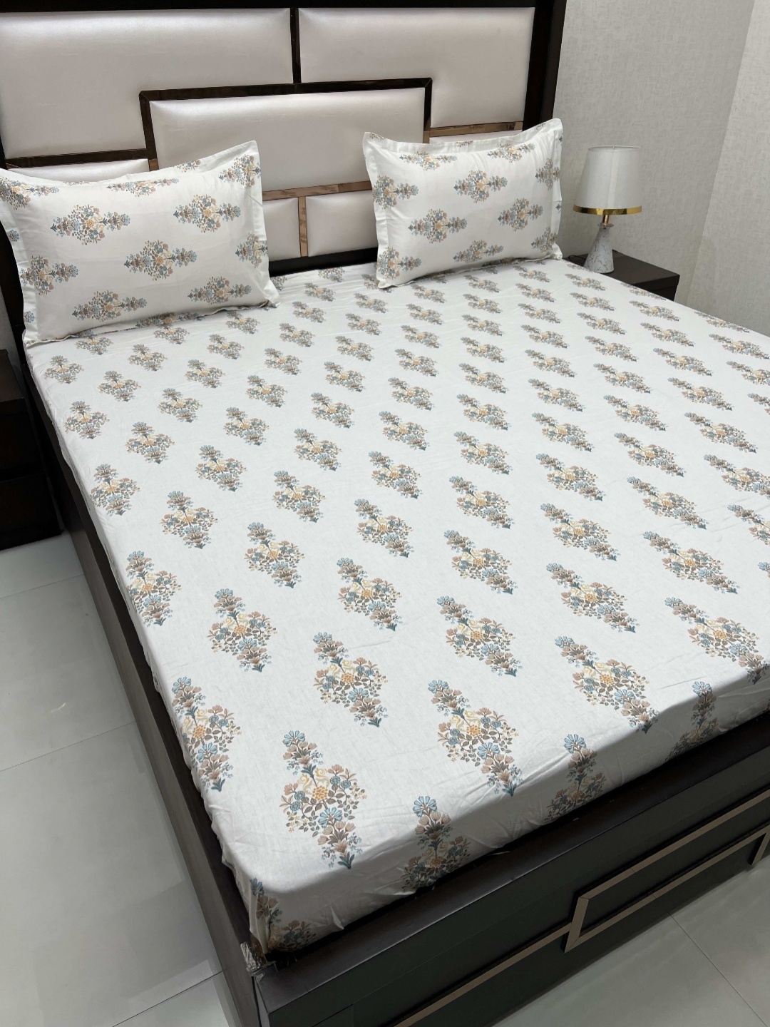 

Pure Decor White & Blue Ethnic Motifs King Bedsheet with 2 Pillow Covers