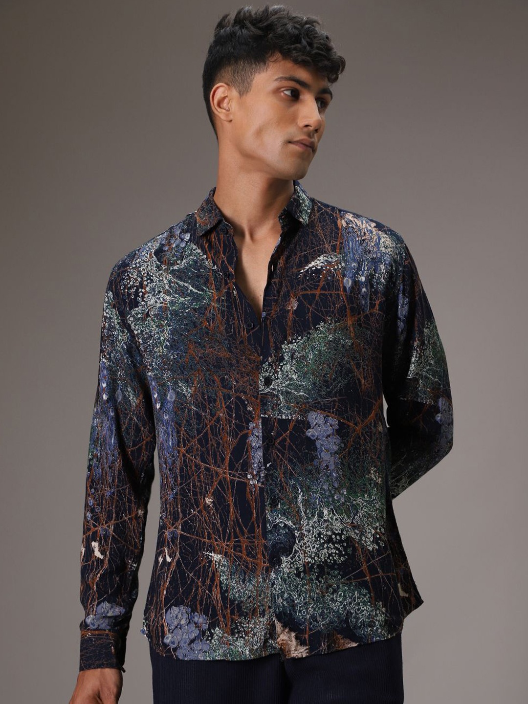 

Banana Club Men Classic Opaque Printed Casual Shirt, Navy blue