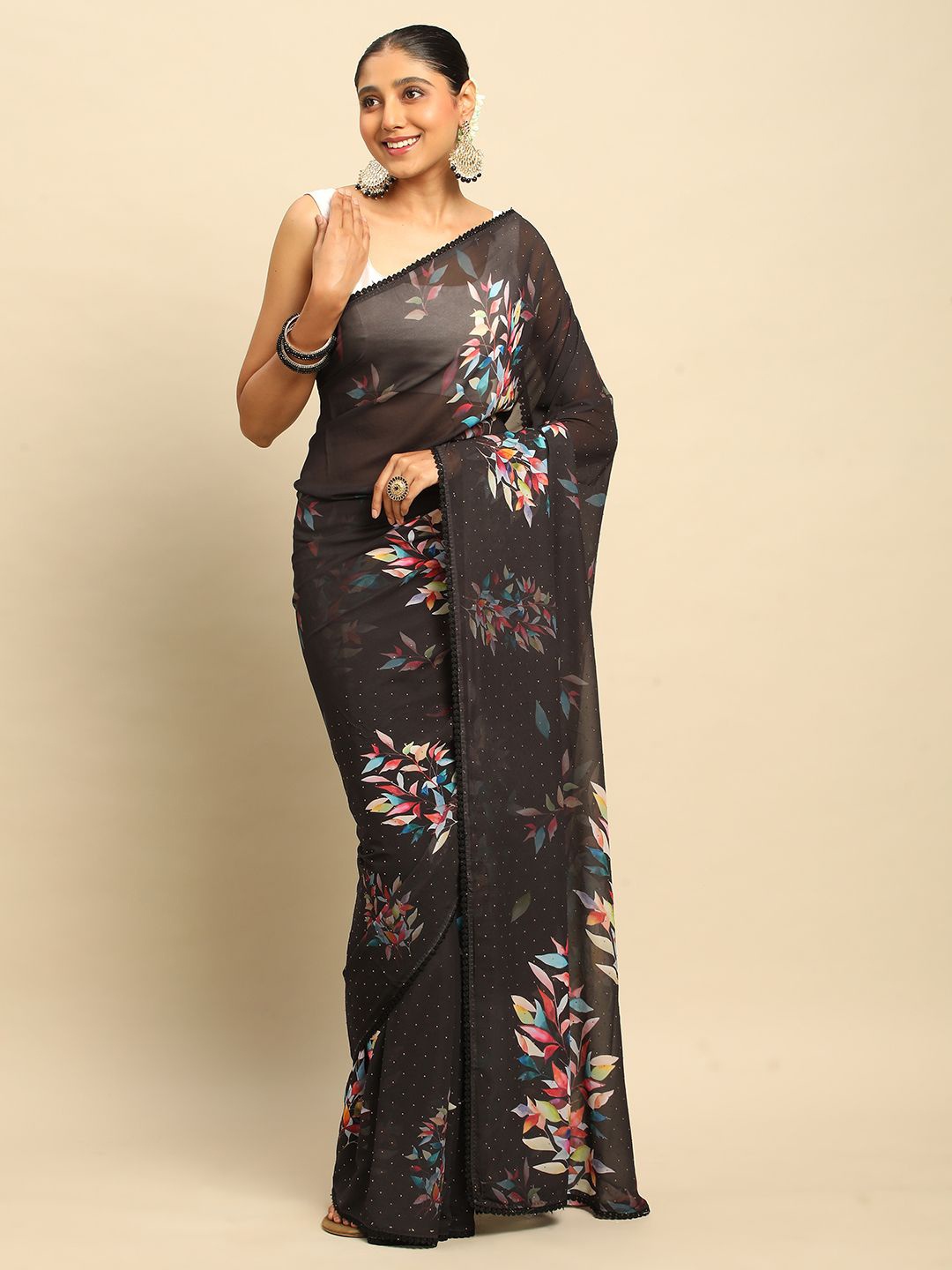 

DrapeMall Floral Poly Chiffon Saree, Black