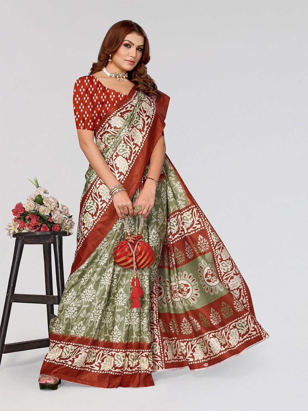 

VIRICA Ethnic Motif Printed Saree With Blouse Piece, Rust