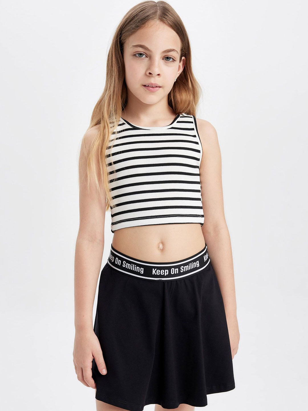 

DeFacto Girls Shorts, Na