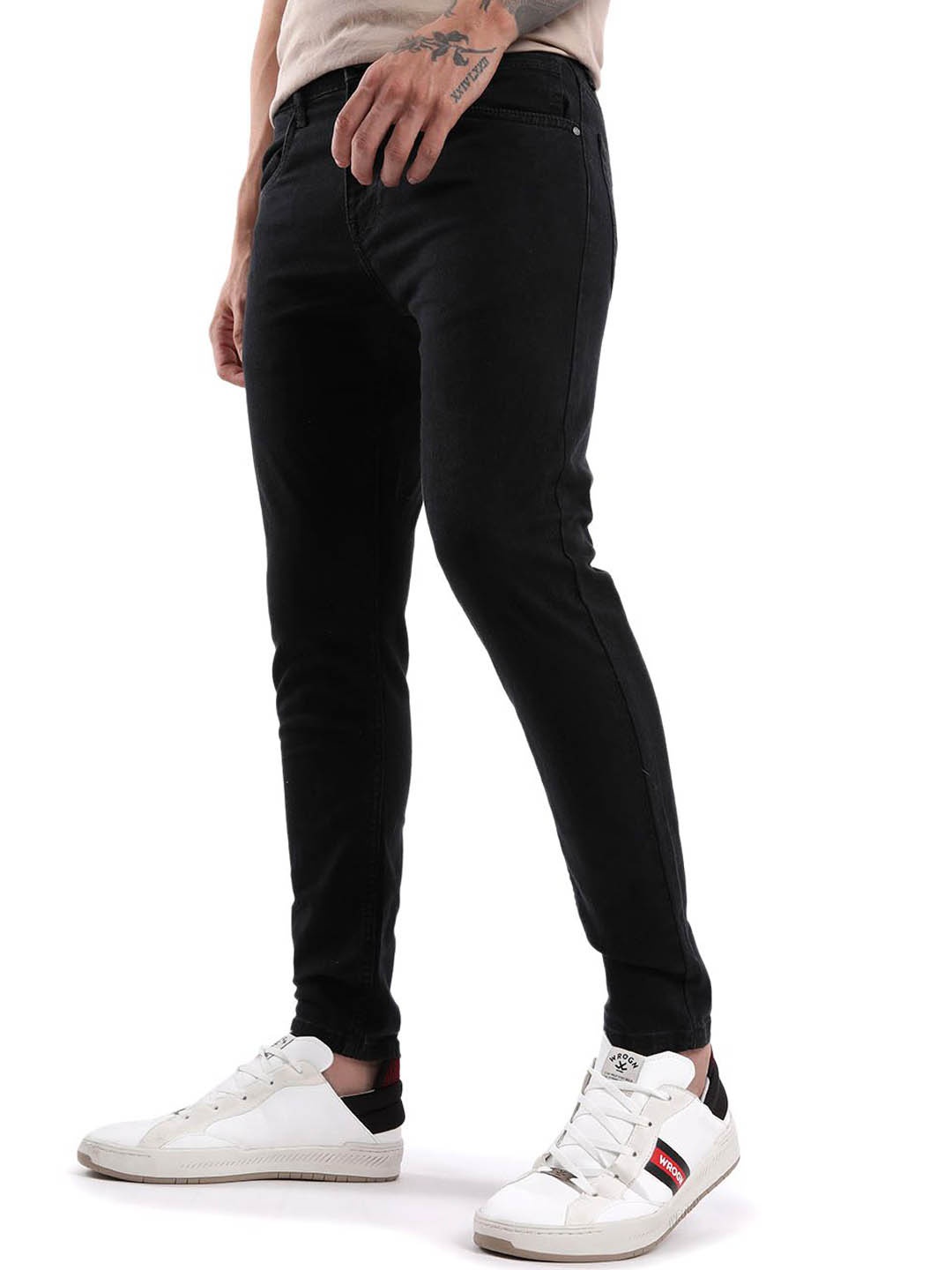 

WROGN Men Solid Skinny Fit Mid-Rise Jeans, Black
