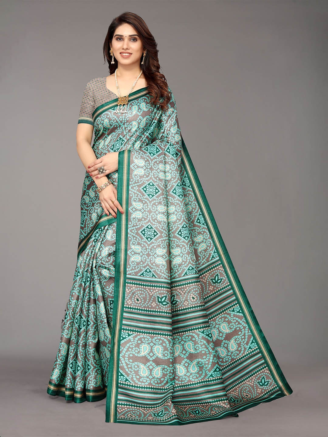 

VIRICA Printed Ethnic Motifs Saree, Green