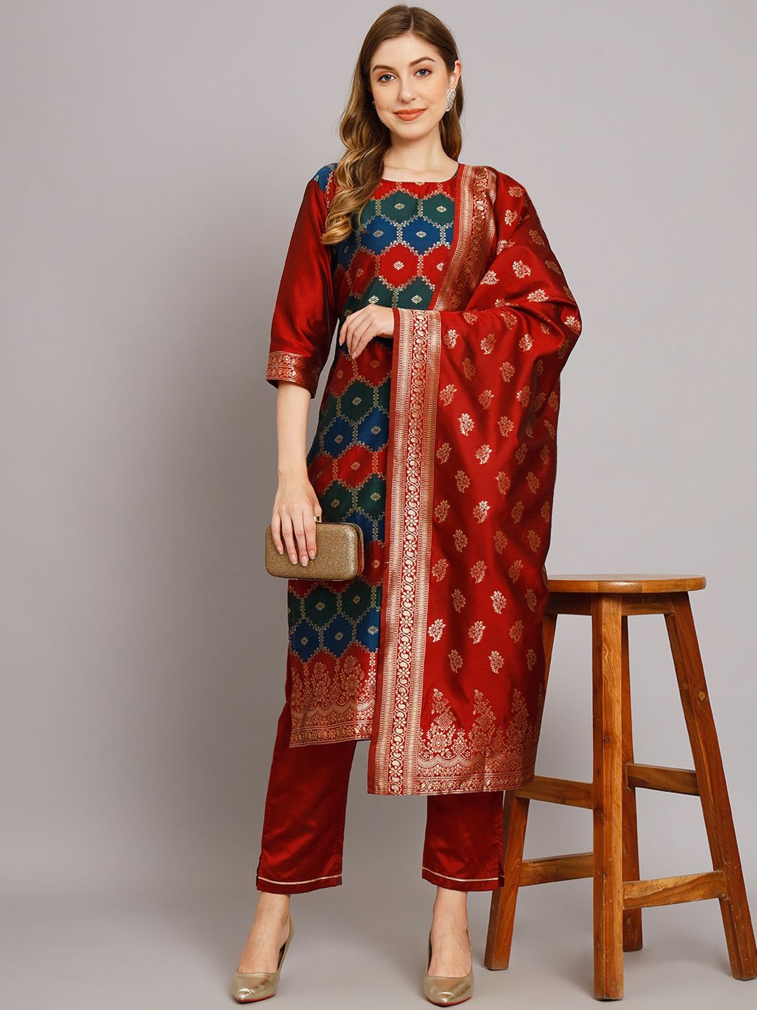 

VredeVogel Ethnic Motifs Woven Design Zari Jacquard Kurta With Trousers & Dupatta, Maroon