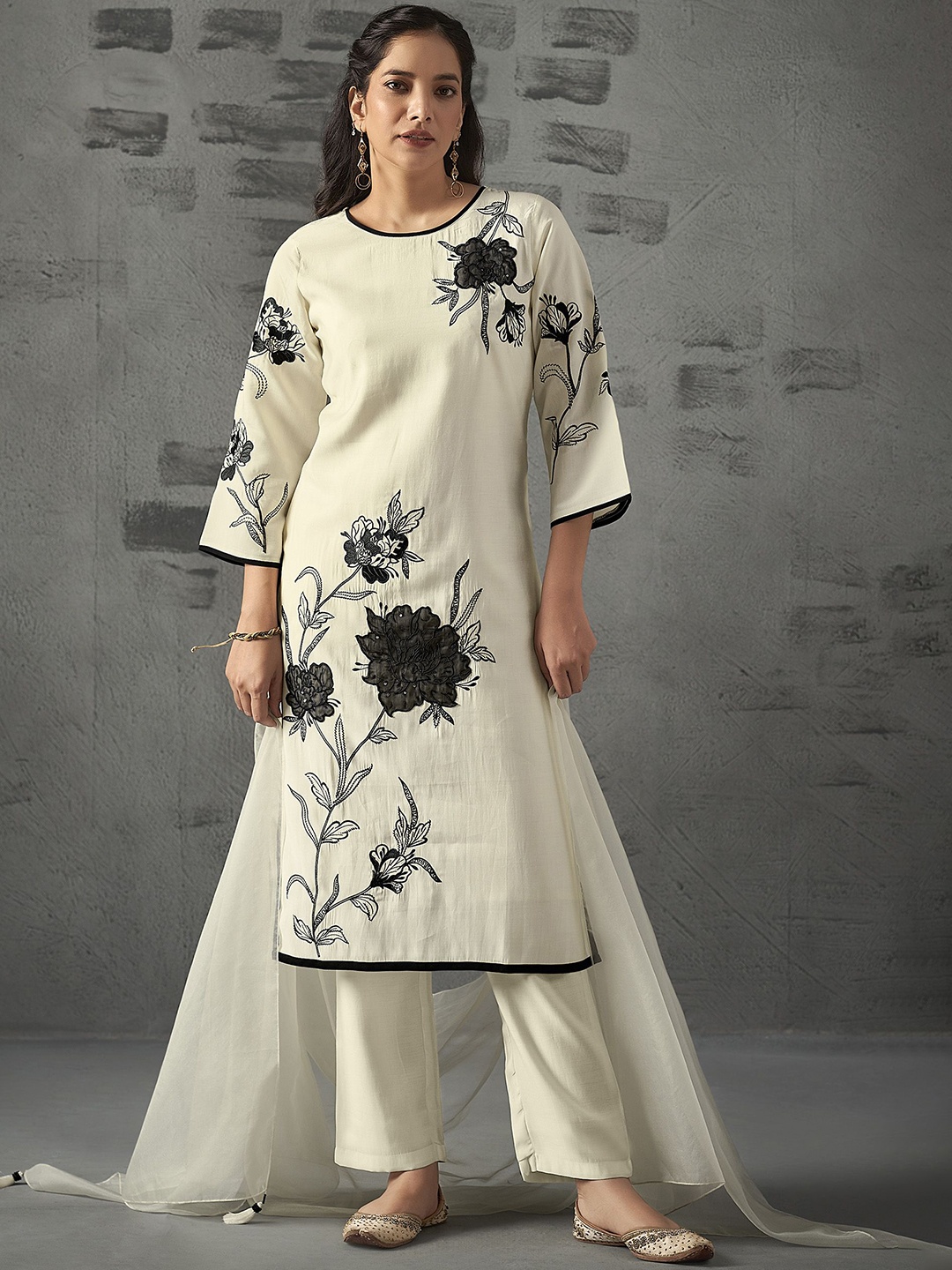 

Anouk Floral Embroidered Regular Chanderi Silk Straight Kurta with Trousers & Dupatta, White