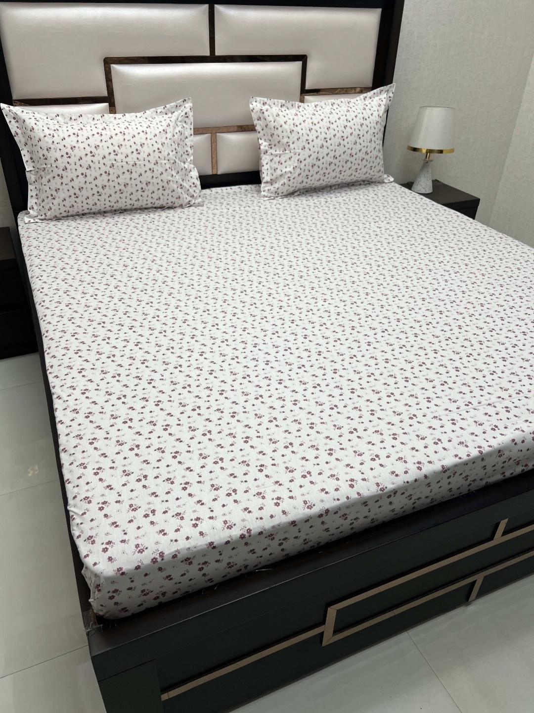 

Pure Decor Villa White Printed 330 TC Pure Cotton Super King Bedsheet Set
