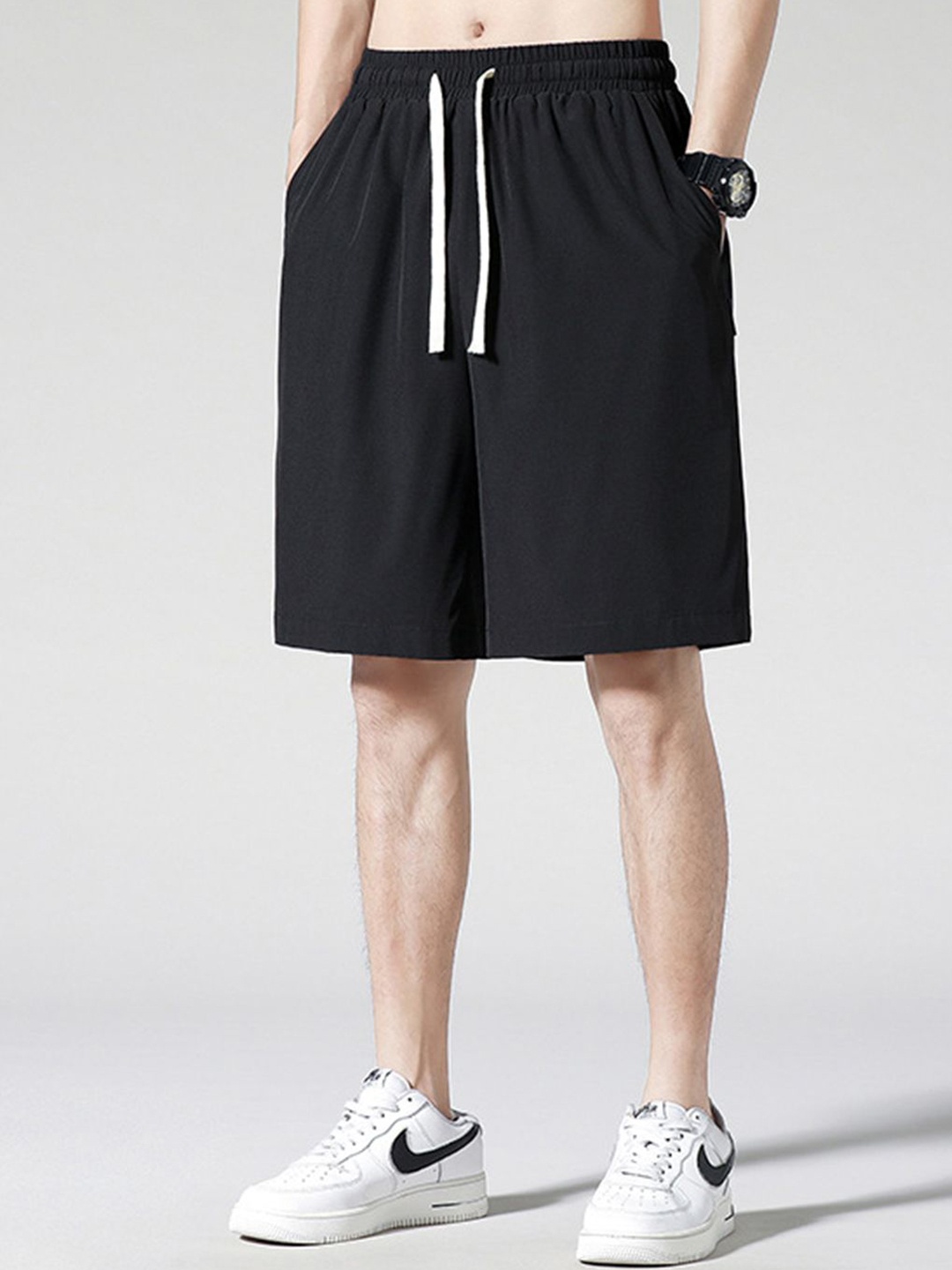 

HERE&NOW Men Solid Mid-Rise Regular Fit Shorts, Black