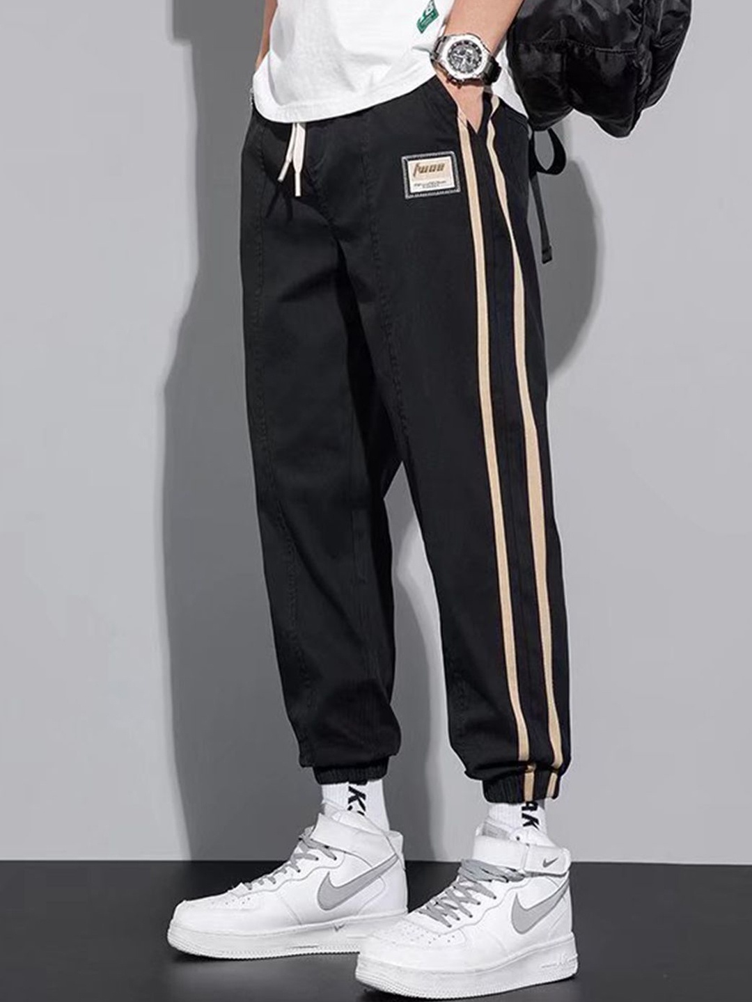 

HERE&NOW Men Jogger Slash Knee Mid-Rise Jeans, Black