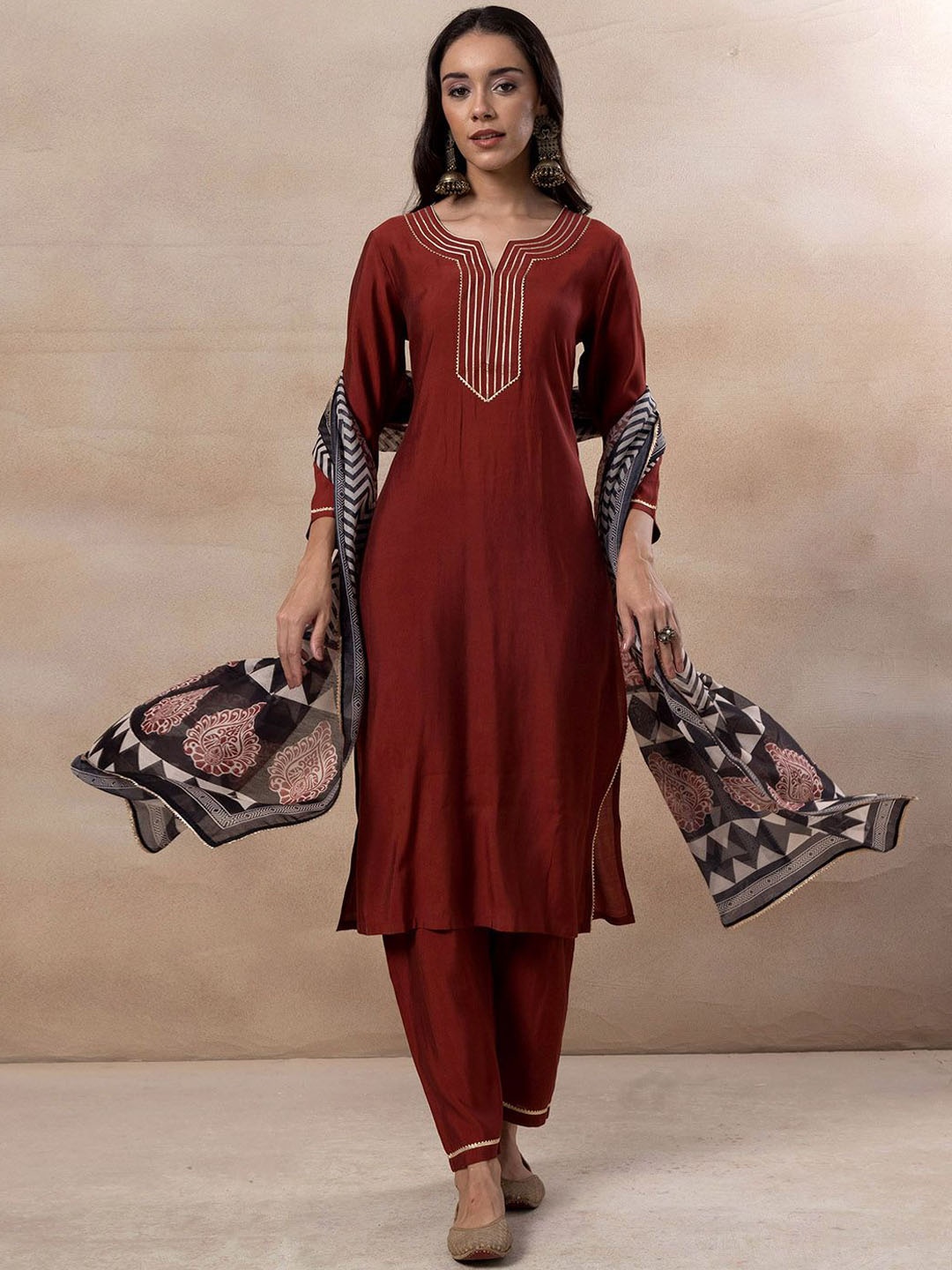 

INDYA Yoke Design Yoke Design Straight Kurta Sets, Brown