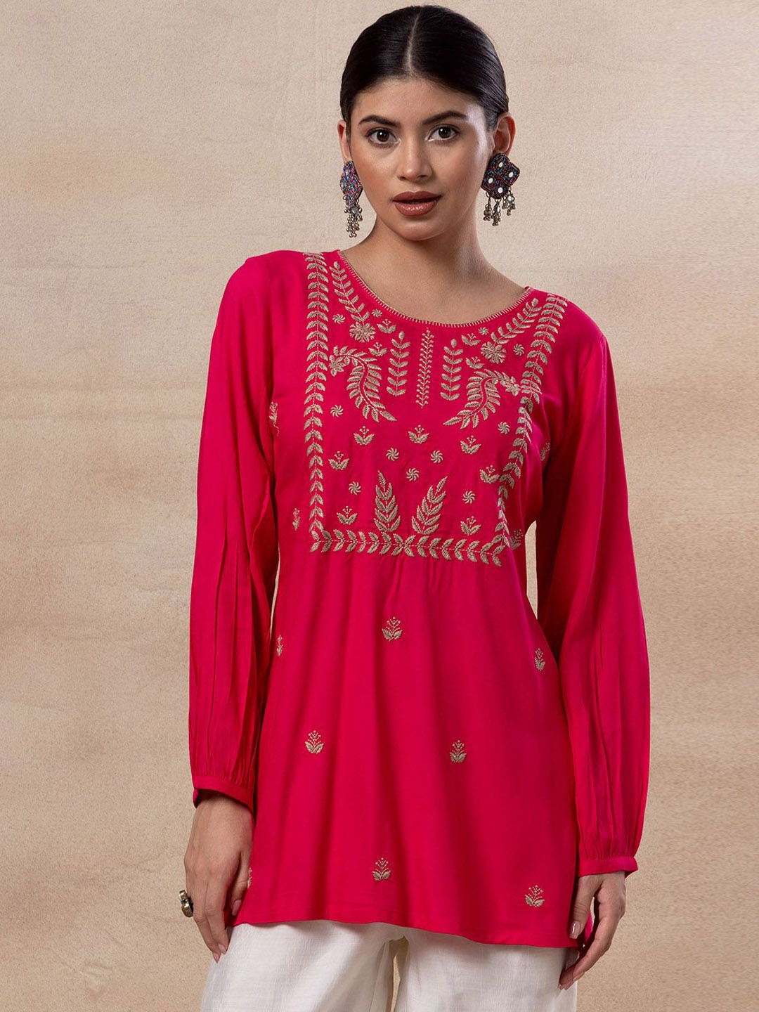 

INDYA Floral Embroidered Chikankari A-Line Short Kurti, Pink