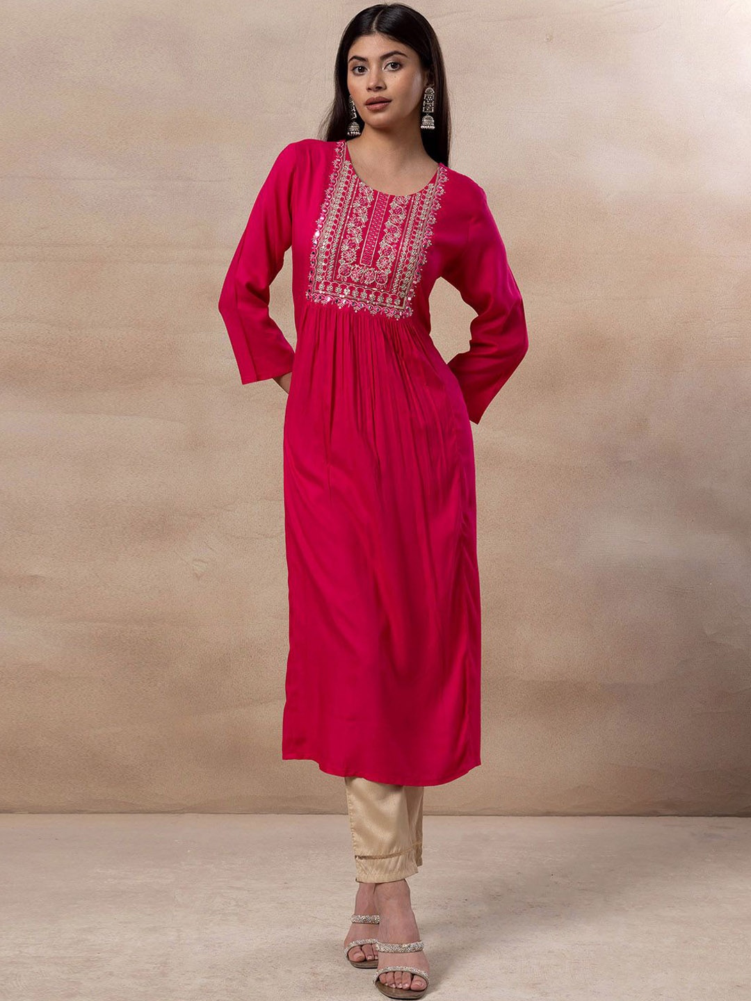 

INDYA Floral Embroidered Sequins A-Line Kurta, Pink