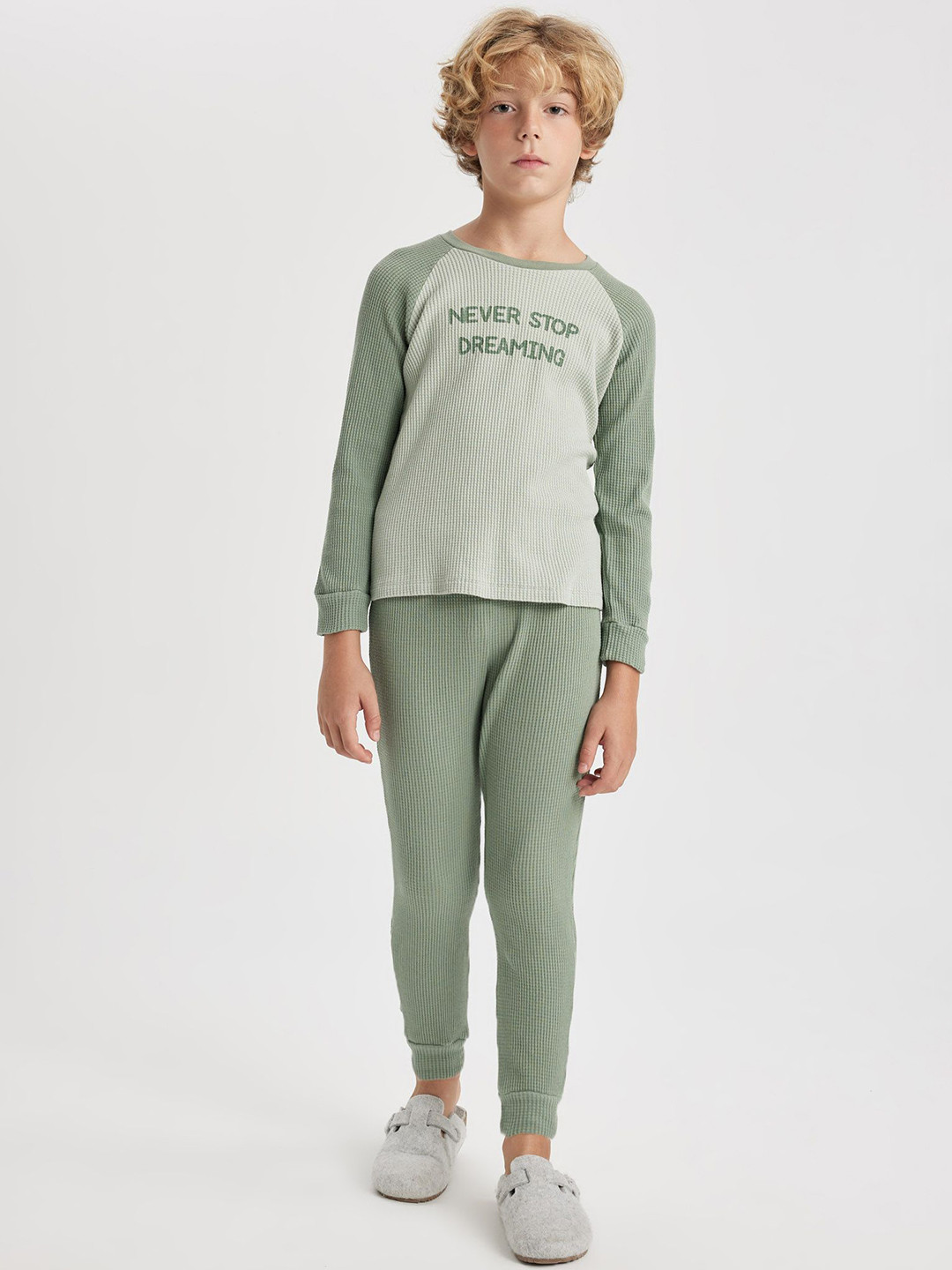 

DeFacto Boys Printed Cotton Night suit, Green
