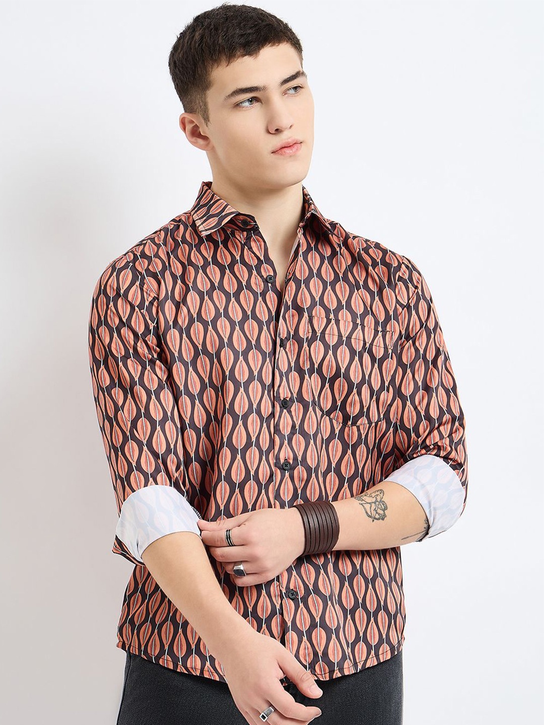 

Modeve Men Spread Collar Abstract Printed Casual Shirt, Brown