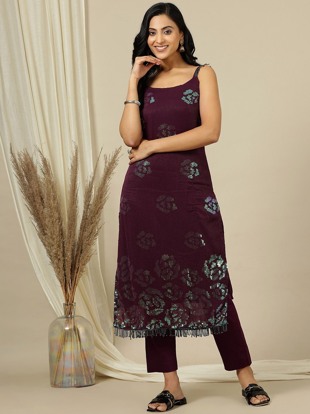 

Inddus Embellished Grandeur & Majestic Artwork Georgette Straight Kurta, Purple