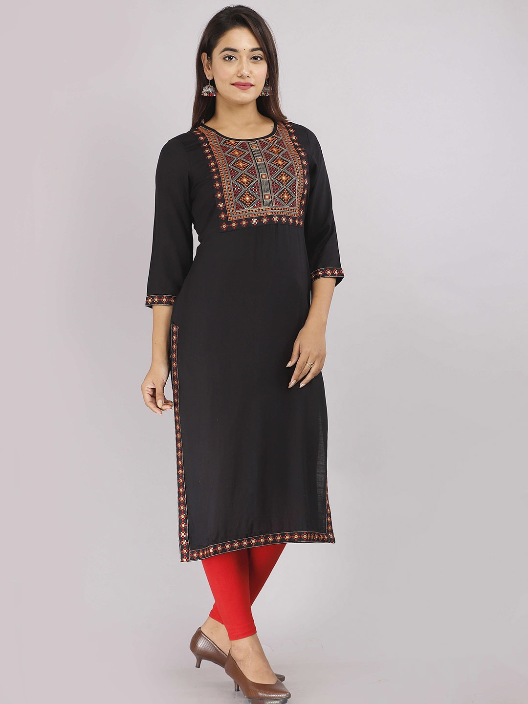 

STYLE ANGEL Geometric Embroidered Mirror Work Straight Kurta, Black