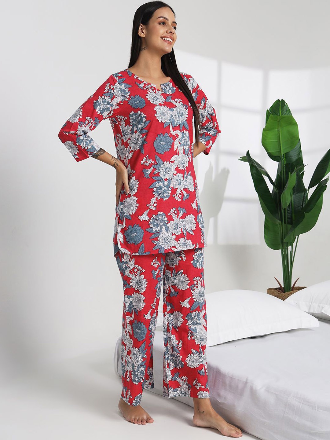 

Bannos Swagger Women Printed Night suit, Pink