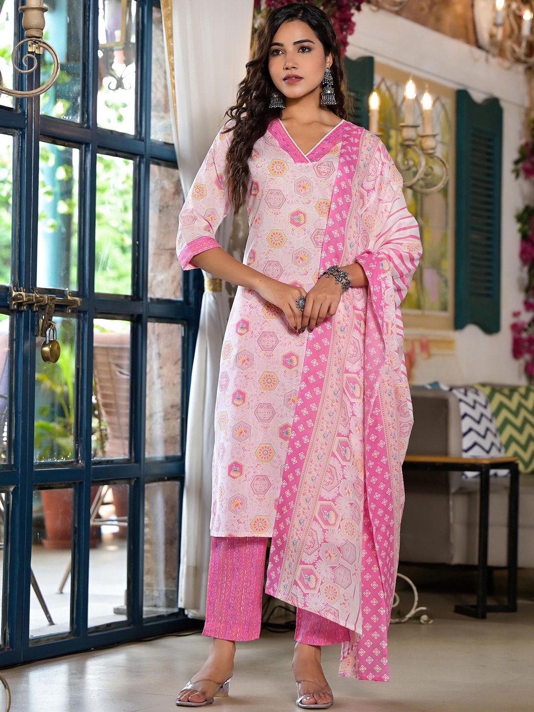 

Juniper Floral Printed Regular Straight Kurta with Trousers & Dupatta, Pink