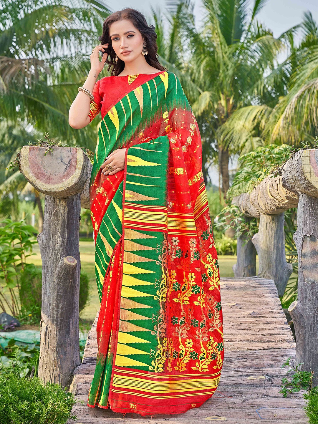 

Krimmple Woven Design Zari Jamdani Saree, Green