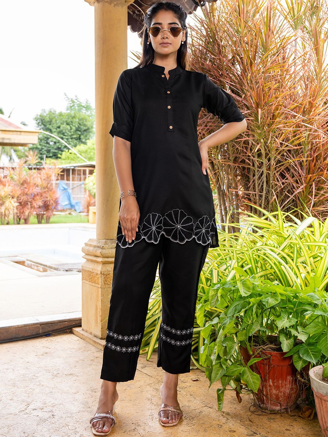 

MISS VERVE Embroidered Mandarin Collar Top With Trouser, Black