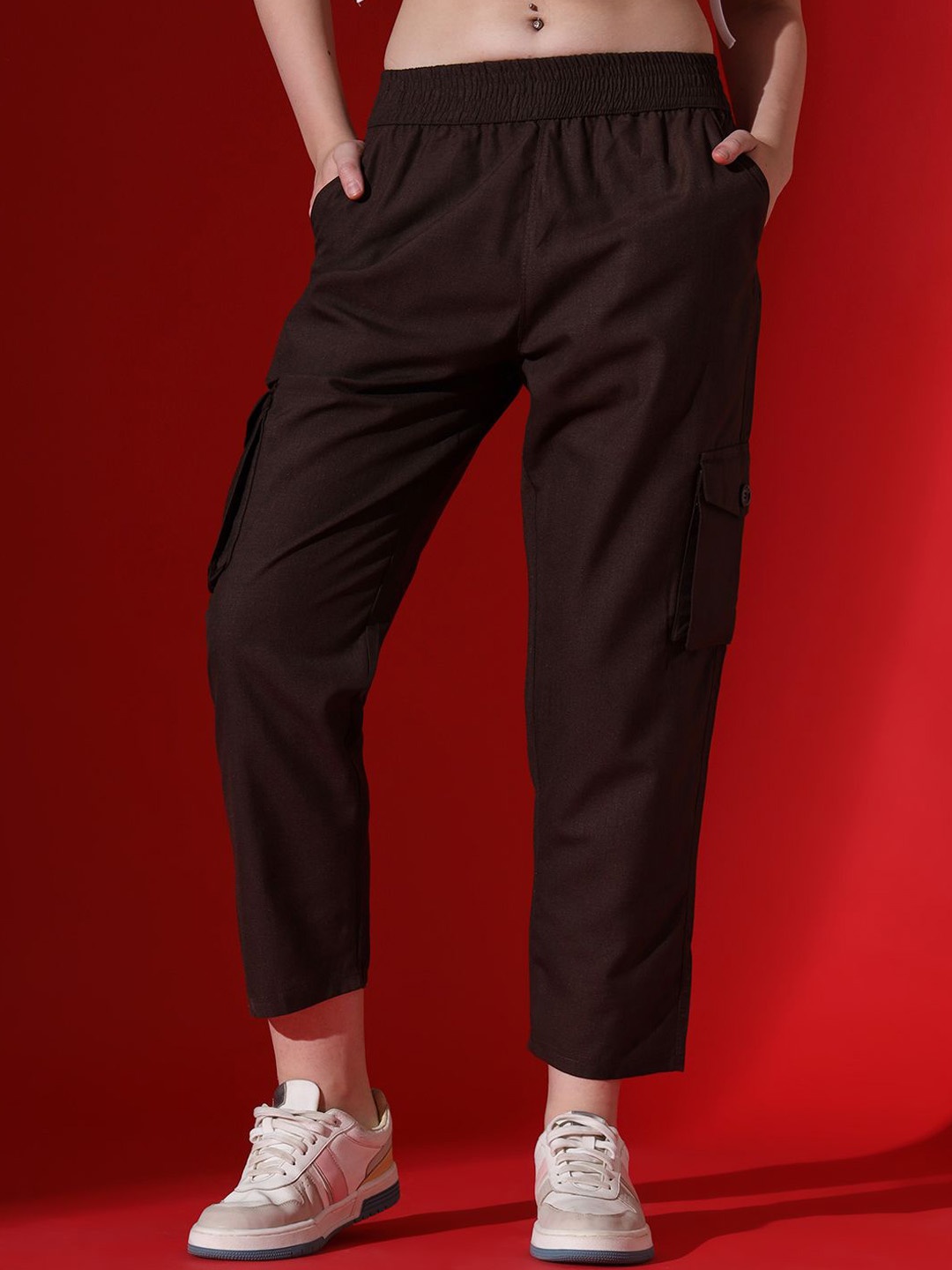 

FITHUB Women Straight Fit High-Rise Cargos Trousers, Coffee brown