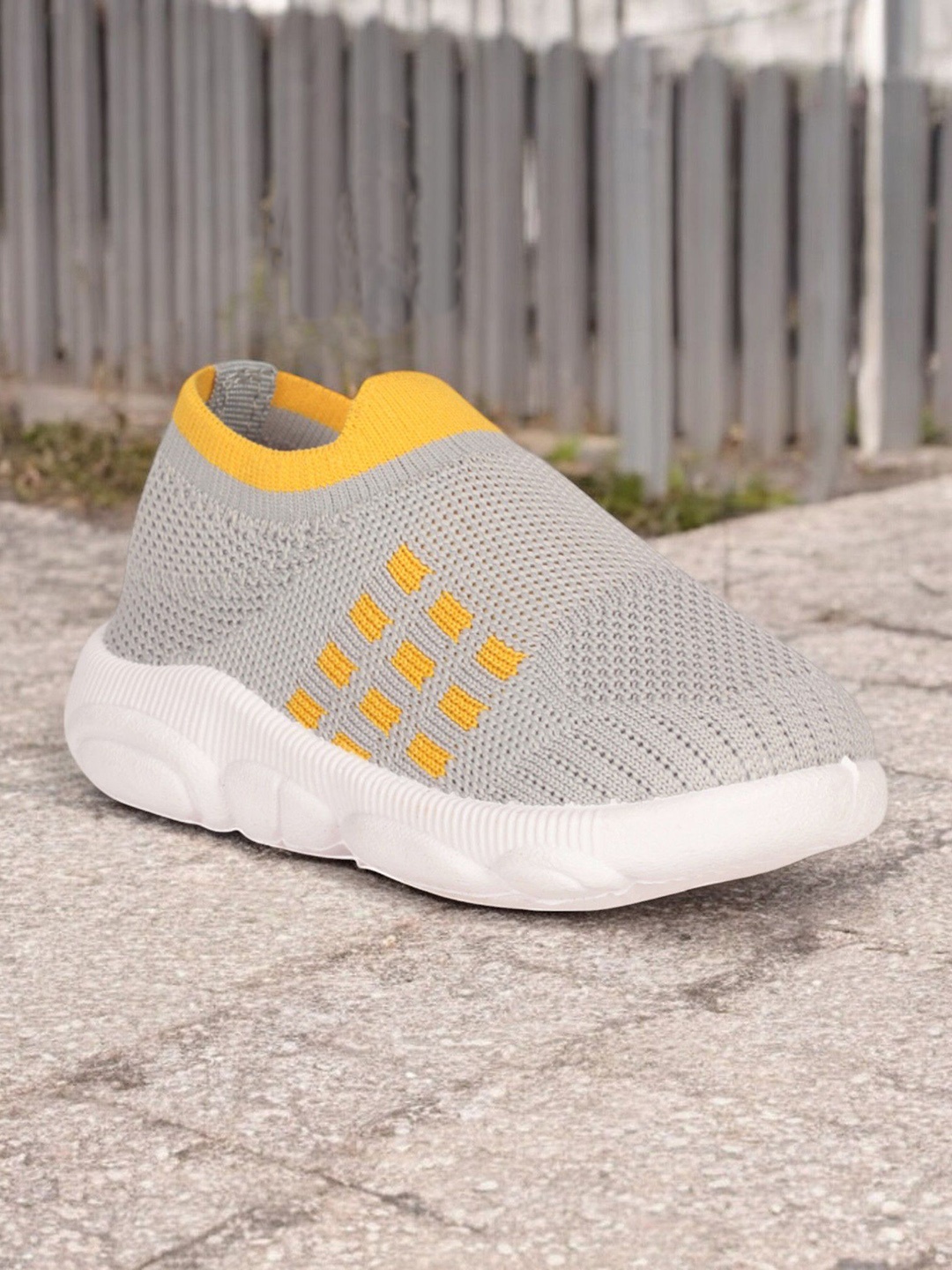 

Lil Lollipop Unisex Kids Textured Round Toe Slip-On Sneakers, Grey