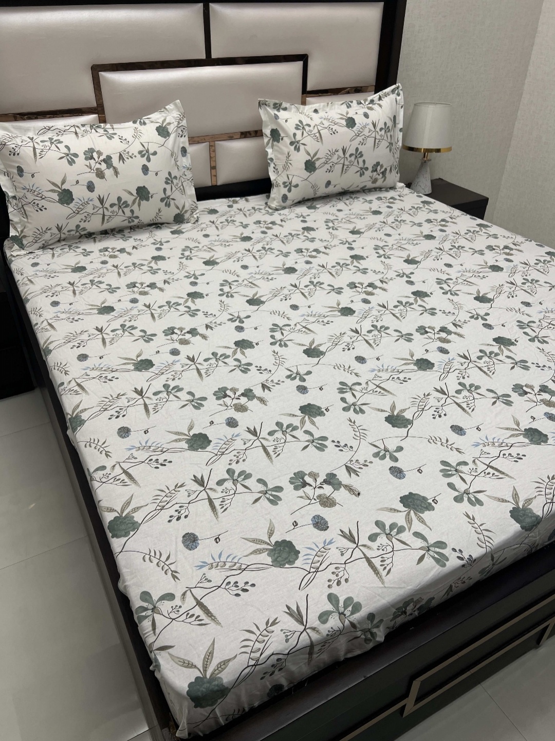 

Pure Decor Sapphire White Printed 300 TC Pure Cotton Fitted Super King Bedsheet Set