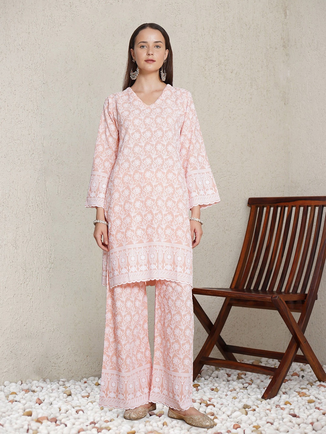 

HOUSE OF KARI Saba Floral Embroidered Chikankari Kurta with Palazzos, Orange