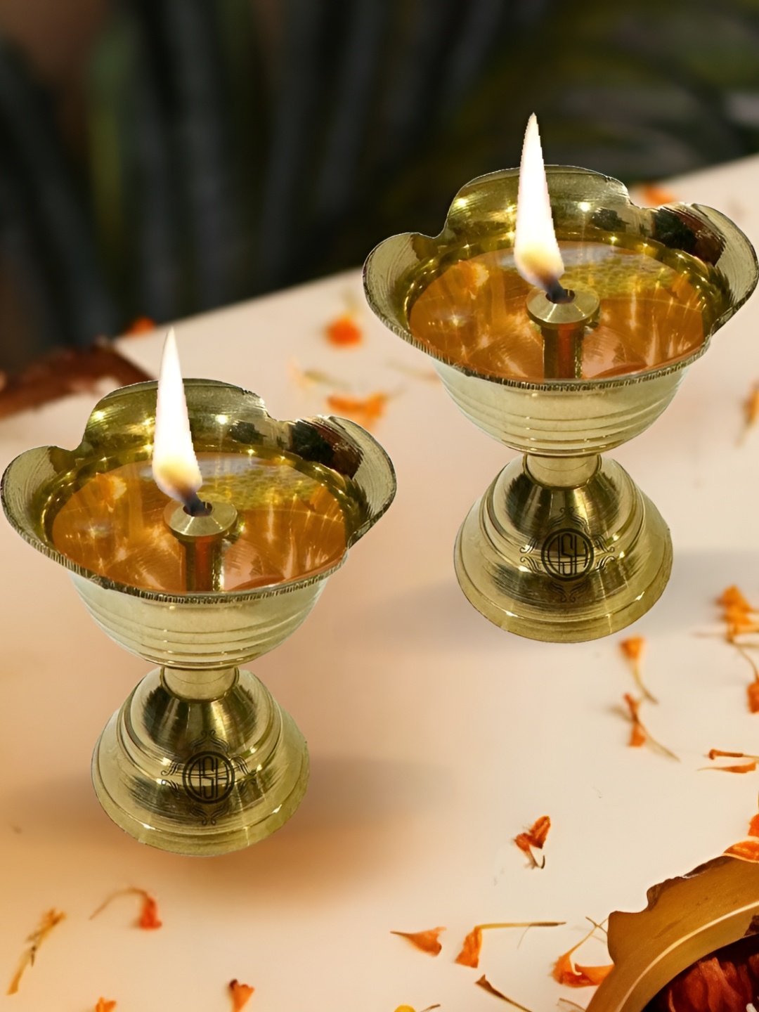 

DSH Crafting Your Curiosity Gold Toned 2 Pieces Lotus Shaped Brass Diyas