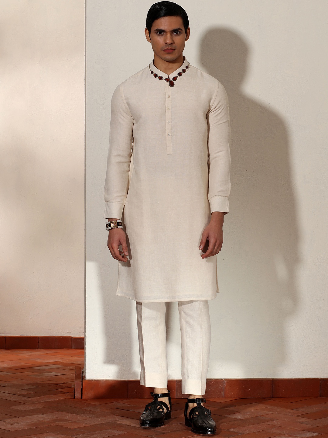 

Shehar Mandarin Collar Regular Raw Silk Kurta With Pyjama, Beige