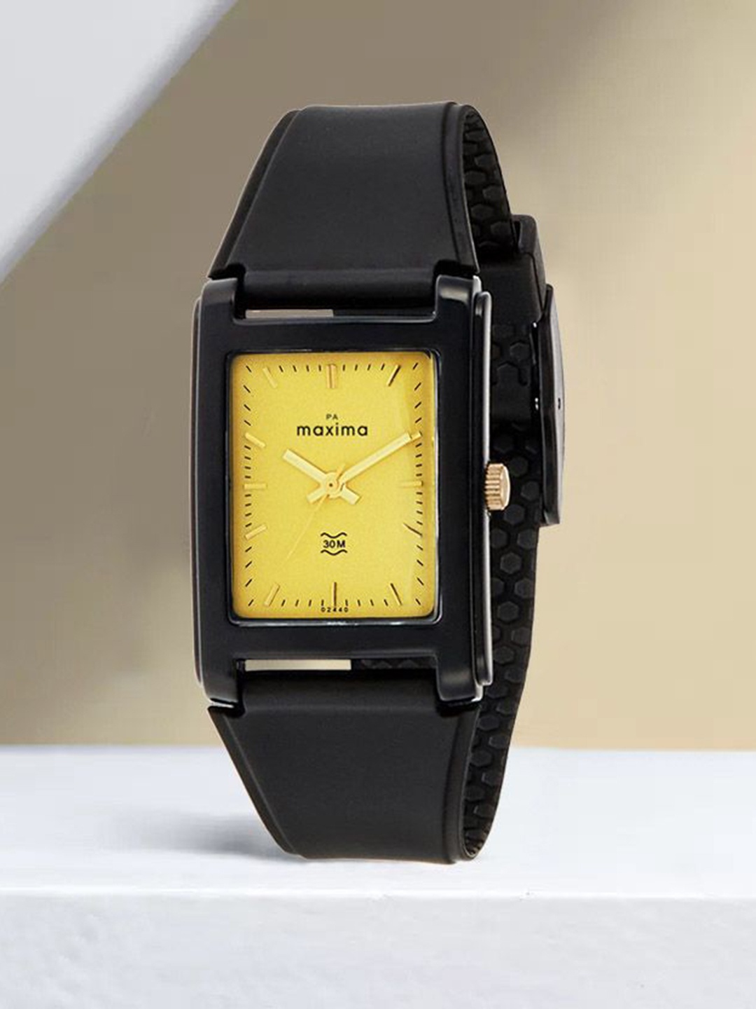 

maxima Men Embellished Dial & Straps Analogue Watch 02440PPGW, Gold